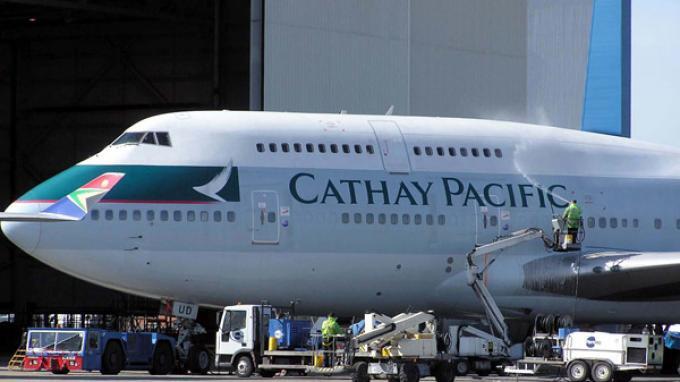 Pesawat Cathay Pacific Tujuan Singapura Mendarat di Batam Akibat Cuaca Buruk