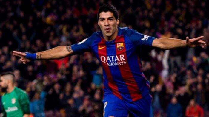 Luis Suarez Marah Kepada Wasit dengan Kartu Kuning Kedua yang Diterimanya