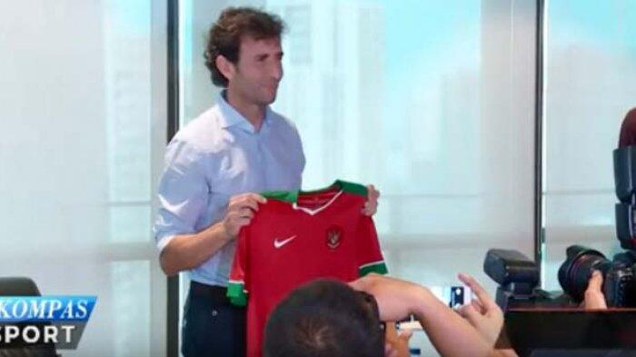 Luis Milla Terlambat Datang ke Indonesia Gara-gara Istri?