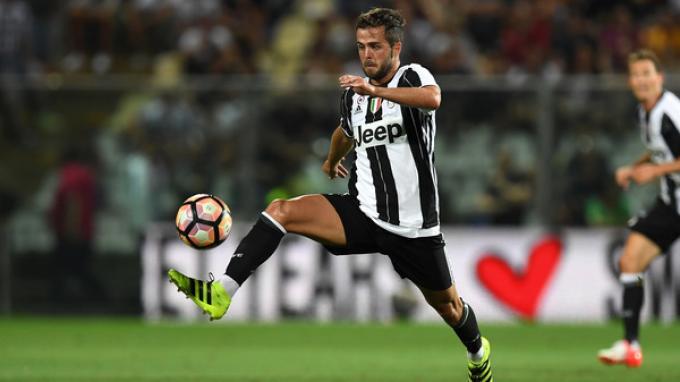 Miralem Pjanic Pede Juventus Juara Serie A