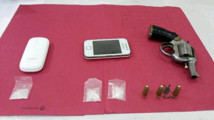 Gerebek Rumah Pengedar Sabu, BNNK Surabaya Dapat Pistol Airsoft Gun dan Celurit