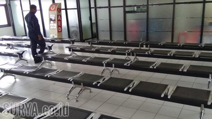 Cuaca Buruk, Terminal Penumpang Pelabuhan Gresik Jadi Sepi