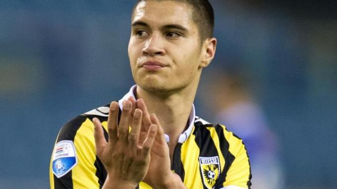 Akan Dinaturalisasi, Akun Medsos Bek Fiorentina Dibanjiri Tulisan 'Indonesia'