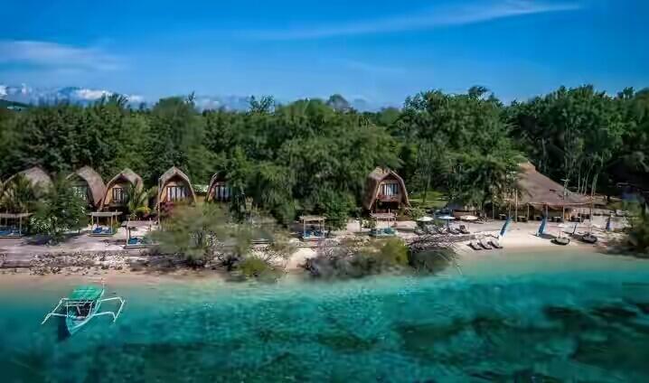 10 Pulau Indonesia Terbaik dan Populer Dikalangan Turis