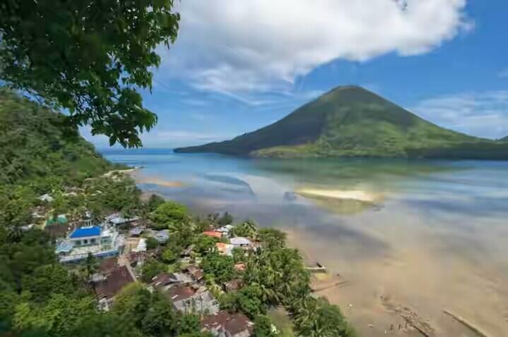 10 Pulau Indonesia Terbaik dan Populer Dikalangan Turis