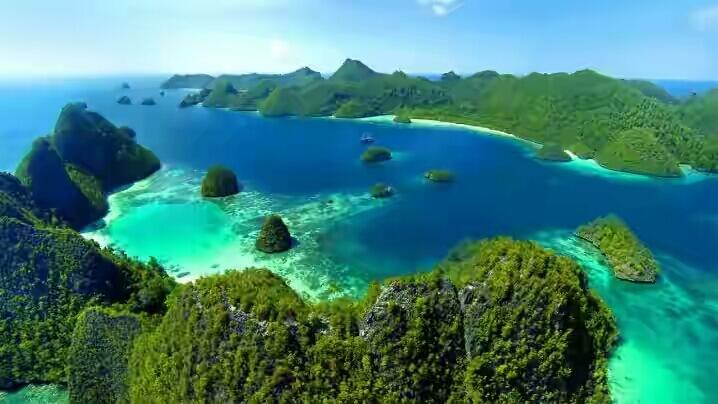 10 Pulau Indonesia Terbaik dan Populer Dikalangan Turis