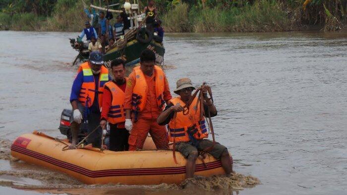 Andik Lebih Sayangi Burungnya, Istri Ajak Anaknya Mencebur Sungai Pemali