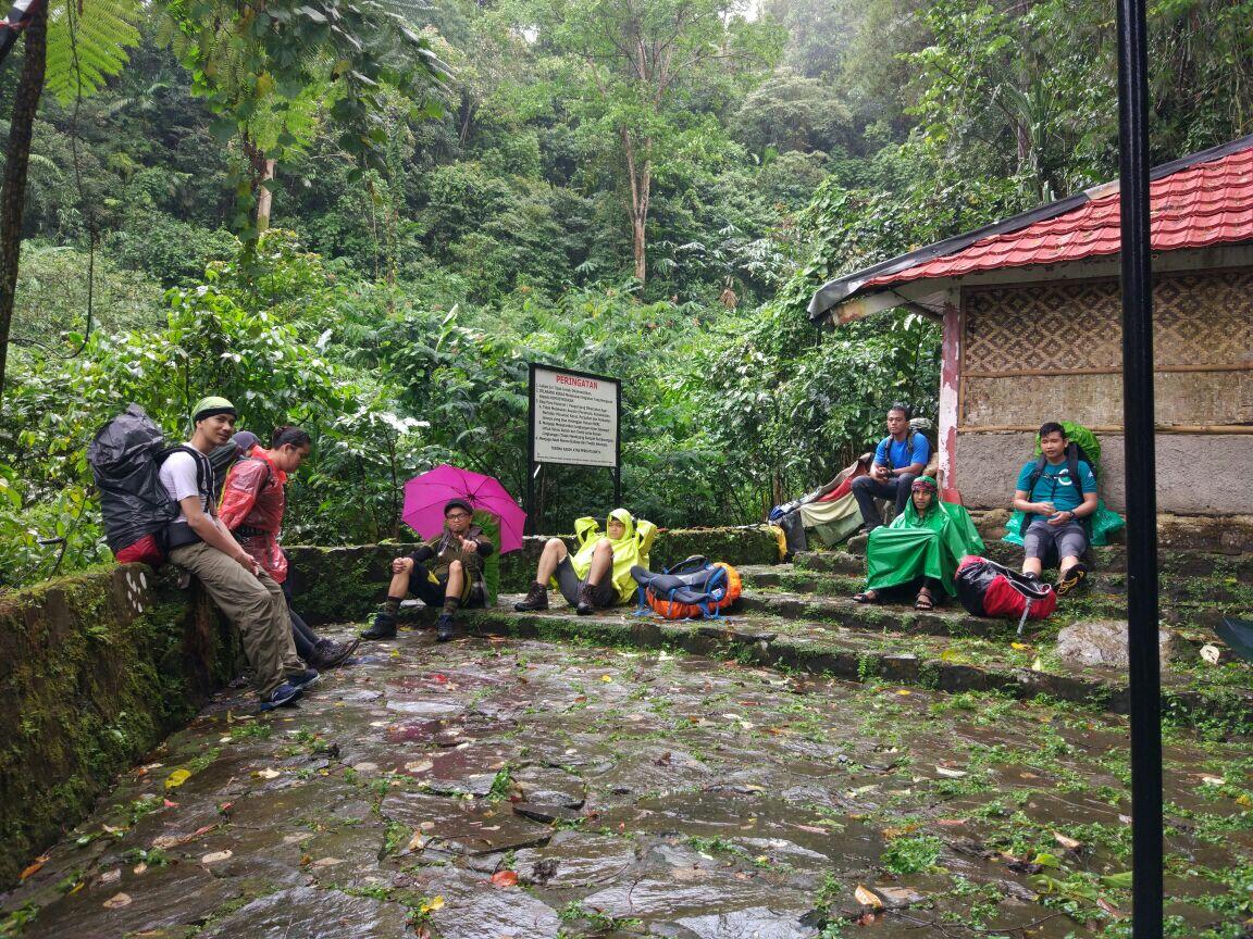 Puncak Salak 2 via Pura, pendakian yang amat sangat biasa-biasa saja