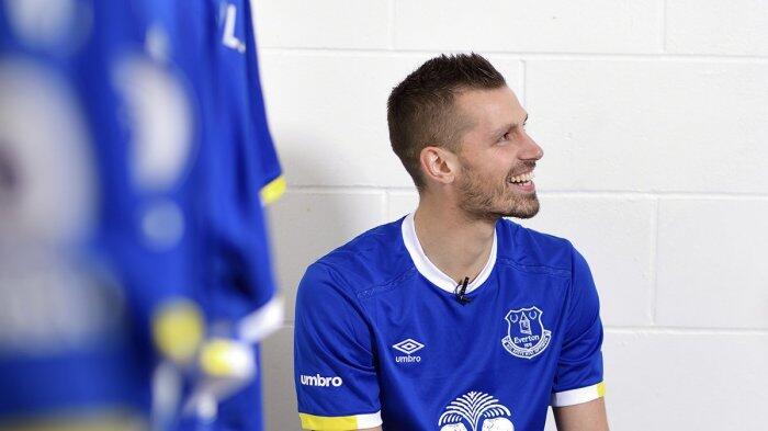 Schneiderlin Ingin Bawa Everton Ungguli MU
