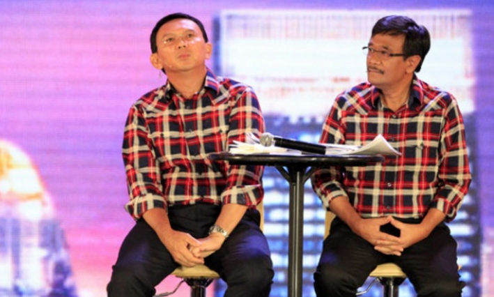 Cerita Djarot Gemas dan Cubit Paha Ahok Saat Debat