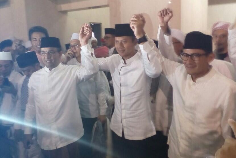 Anies, Sandi dan Agus Satu Shaf di Masjid Istiqlal