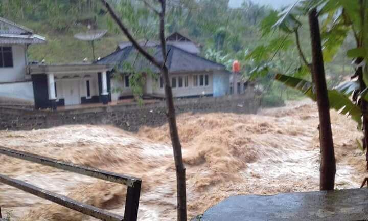 &#91;DONASI&#93; Mari Berbagi Untuk Korban Banjir Bandang Lebak Banten