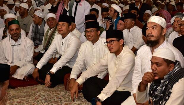 Anies-Sandi dan Agus Hadir dalam Aksi 112 di Masjid Istiqlal