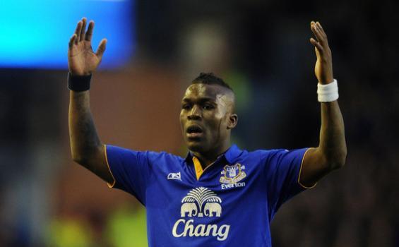 Royston Drenthe Banting Setir dari Pesepakbola Menjadi Penyanyi