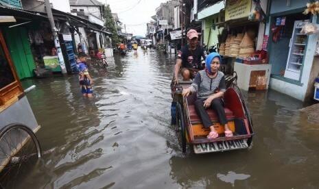 Hujan Bikin Permukiman Bantaran Ciliwung dan Krukut Kebanjiran