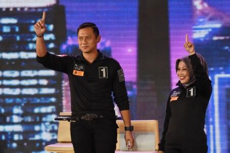 Satpol PP DKI Tertibkan 23.711 Alat Peraga Kampanye Agus-Sylvi