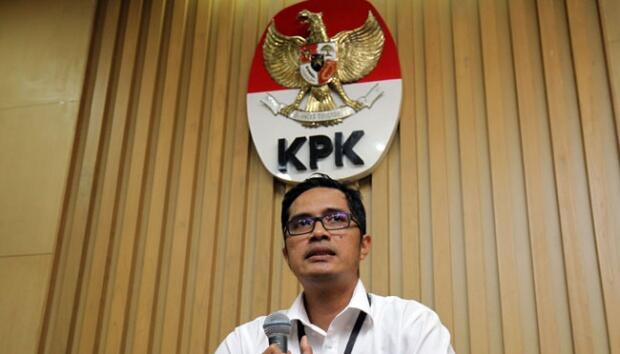 Suap Pejabat Pajak, KPK Buktikan Peran Adik Ipar Jokowi