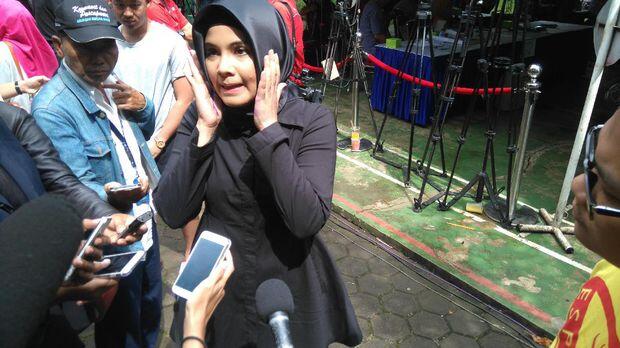 Berhijab Saat Nyoblos, Annisa Pohan: Mau Jalankan Islam secara Kaffah