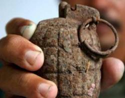 Di Sentani, Seorang Bocah Temukan Granat Nanas di Sekitar TPS