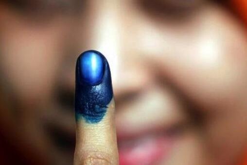 Pose-Pose Selfie Pas Nyoblos, Agan yang Mana?