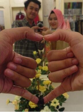 Pose-Pose Selfie Pas Nyoblos, Agan yang Mana?