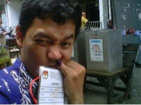 Pose-Pose Selfie Pas Nyoblos, Agan yang Mana?