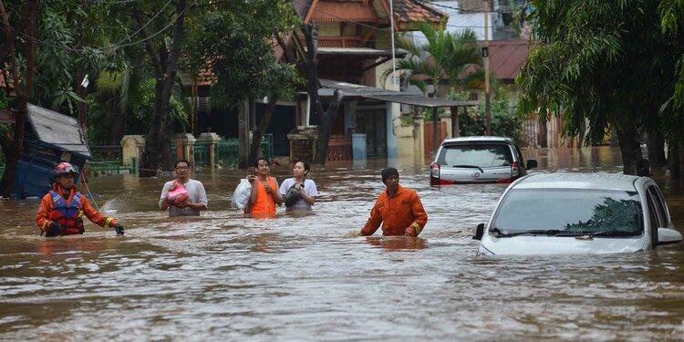 Jawaban santai Ahok Jakarta masih banjir: Cuma hitungan jam, beres!