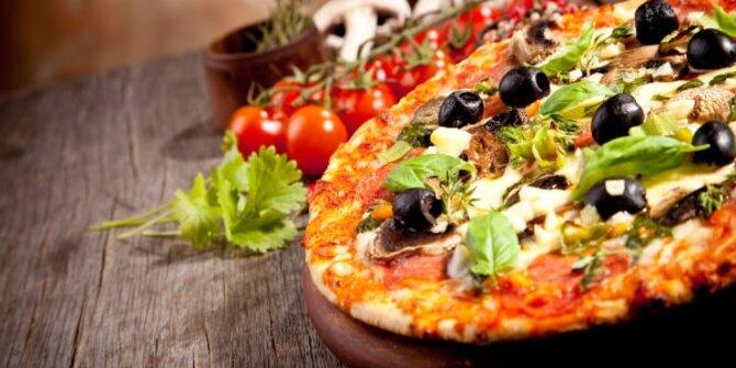 5 Bahaya kesehatan yang terkandung dalam sepotong pizza
