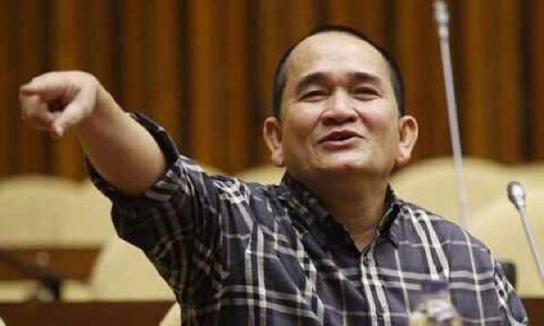 Relawan Agus-Sylvi Dukung Anies-Sandi, Ruhut: Itu Tidak Laku