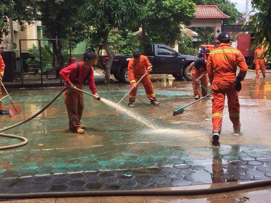 Heboh SMAN 8 Jakarta Kena Banjir