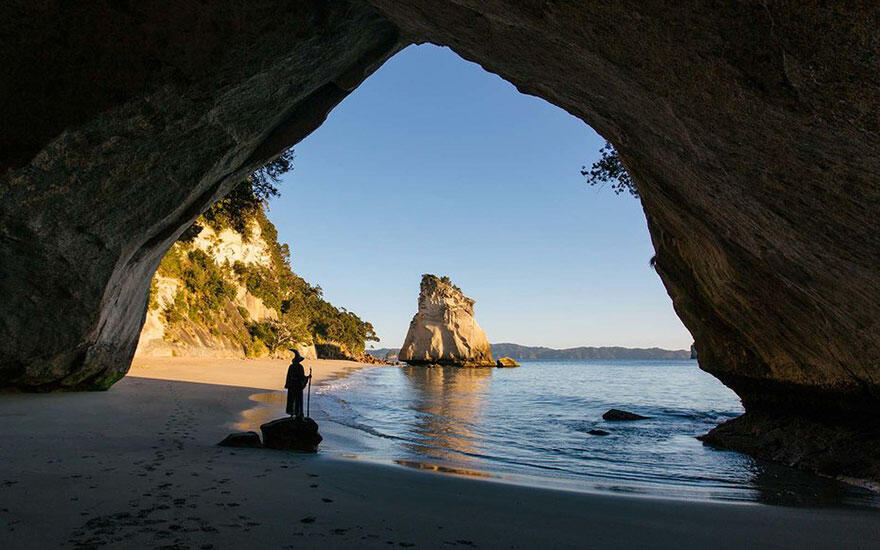 Gandalf Lagi Jalan-jalan Keliling New Zealand, Kok Bisa?