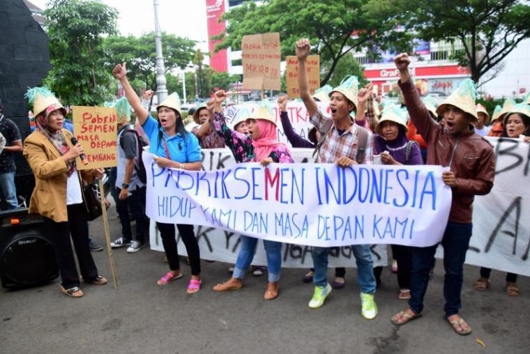 Dampak Pencabutan Izin Pabrik Semen di Rembang