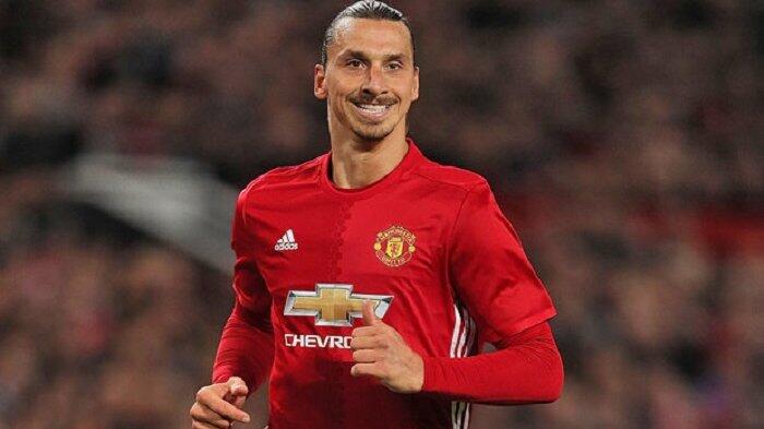 Chris Smalling Ingin Zlatan Ibrahimovic Perpanjang Kontrak di Manchester United
