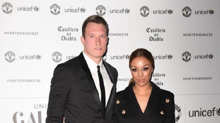 Phil Jones Dituduh Kikir oleh Mantan Pekerja Rumah Tangga