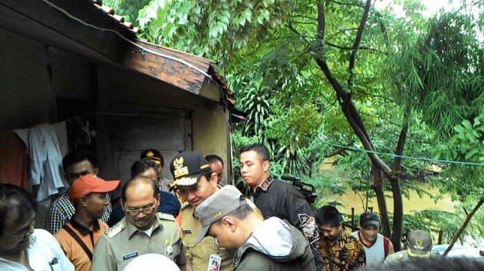 Susuri Kali Ciliwung, Ahok Cari Solusi Bagi Warga Bukit Duri