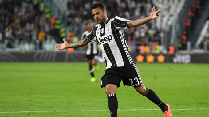 Barcelona tidak Pernah Menghargai Pemainnya kata Dani Alves