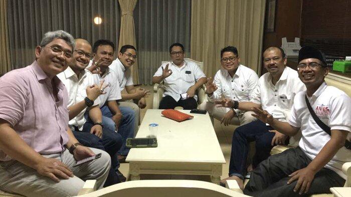 Seluruh Relawan Anies-Sandi Hadiri Rapat Tertutup di Rumah Boy Sadikin