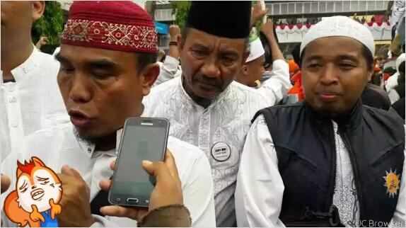 #BREAKING NEWS - Lagi, Massa Serbu Kantor DPRD Balikpapan Tolak FPI dan GNPF