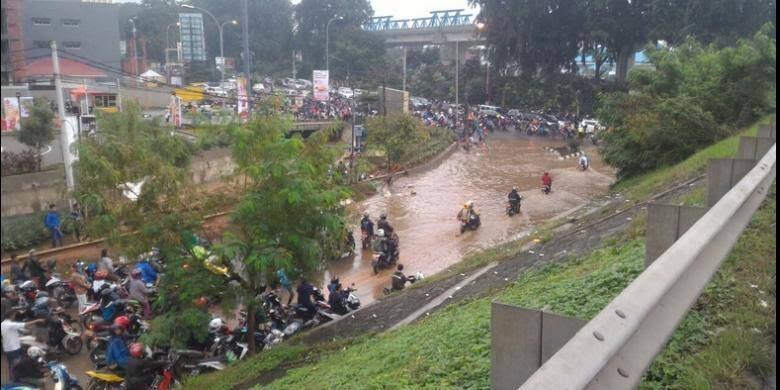 14 Kompleks Perumahan di Bekasi Terendam Banjir
*Bantu Doa*