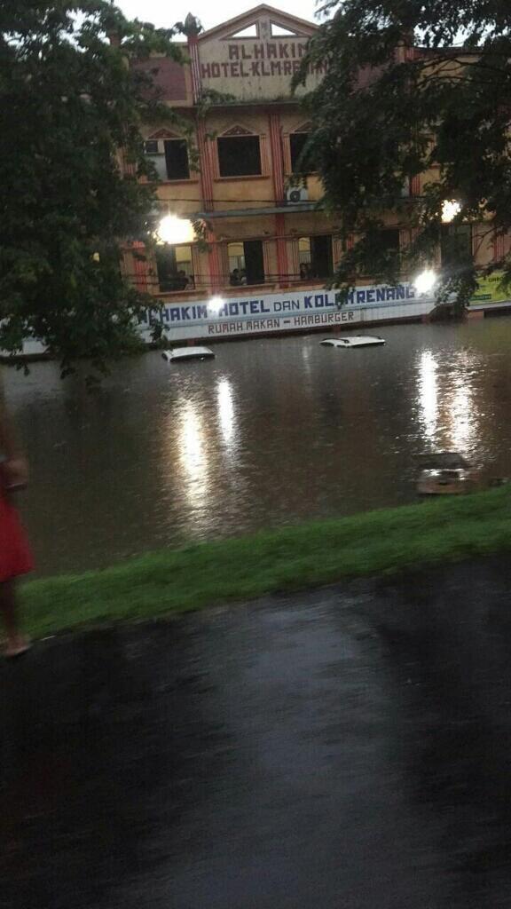 14 Kompleks Perumahan di Bekasi Terendam Banjir
*Bantu Doa*