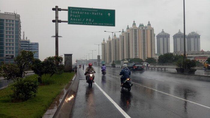 Pemotor Bebas Masuki Tol Pulomas Hingga Kawasan Pluit dan Bandara Soetta