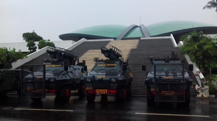 Pengamanan DPR Diperketat Hadapi Aksi 212, Barracuda dan Water Canon Disiagakan