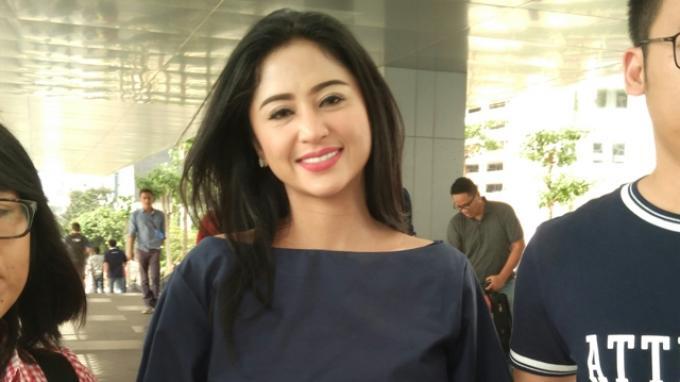 Kata Dewi Perssik Soal D'Academy 4 Dapat Sanksi Lantaran Insiden Dirinya dan Nassar