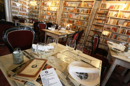 Seperti Apa Hotel Khusus Kutu Buku?