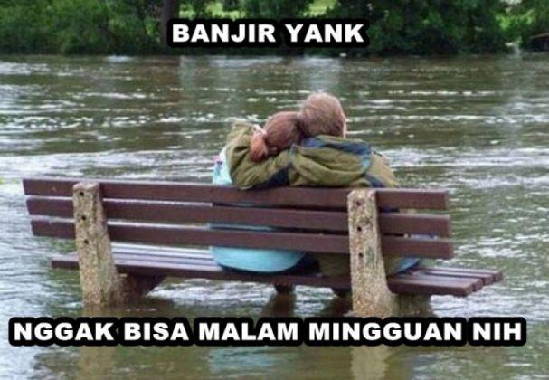 7 Meme Banjir Jakarta 2017 Yang Bikin Prihatin tapi Kocak!