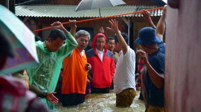 Sambangi Korban Banjir, Anies: Ini Bukan Kampanye, tapi Atas Nama Kemanusiaan