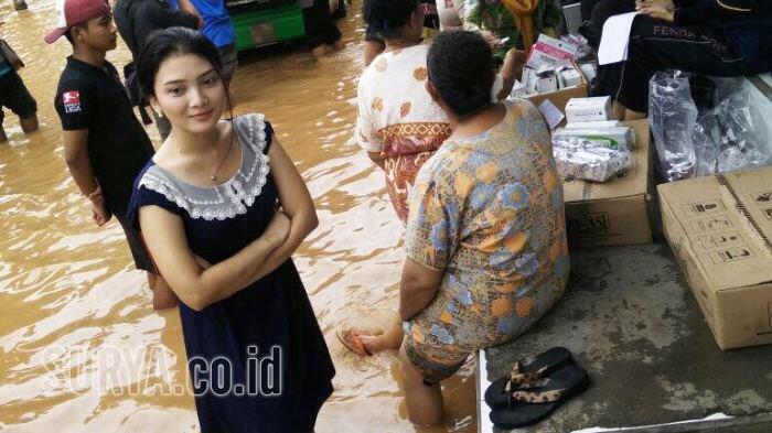 Bidadari Banjir' asal Pasuruan yang Mendadak Viral, Cantiknya Kebangetan