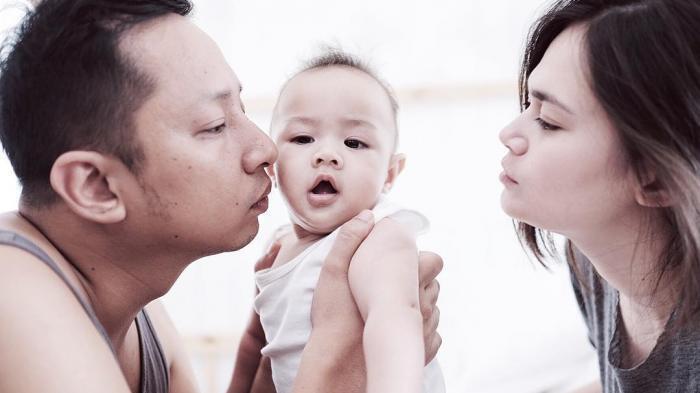 Protektif Jaga Buah Hatinya, Ringgo Agus Rahman Tetap Berikan Kenyamanan