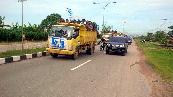 Ratusan Buruh Serikat Pekerja Nasional Demo Kantor Disnaker Kutai Timur