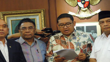 Usul Angket ‘Ahok Gate’ Dibacakan, Banjir Interupsi